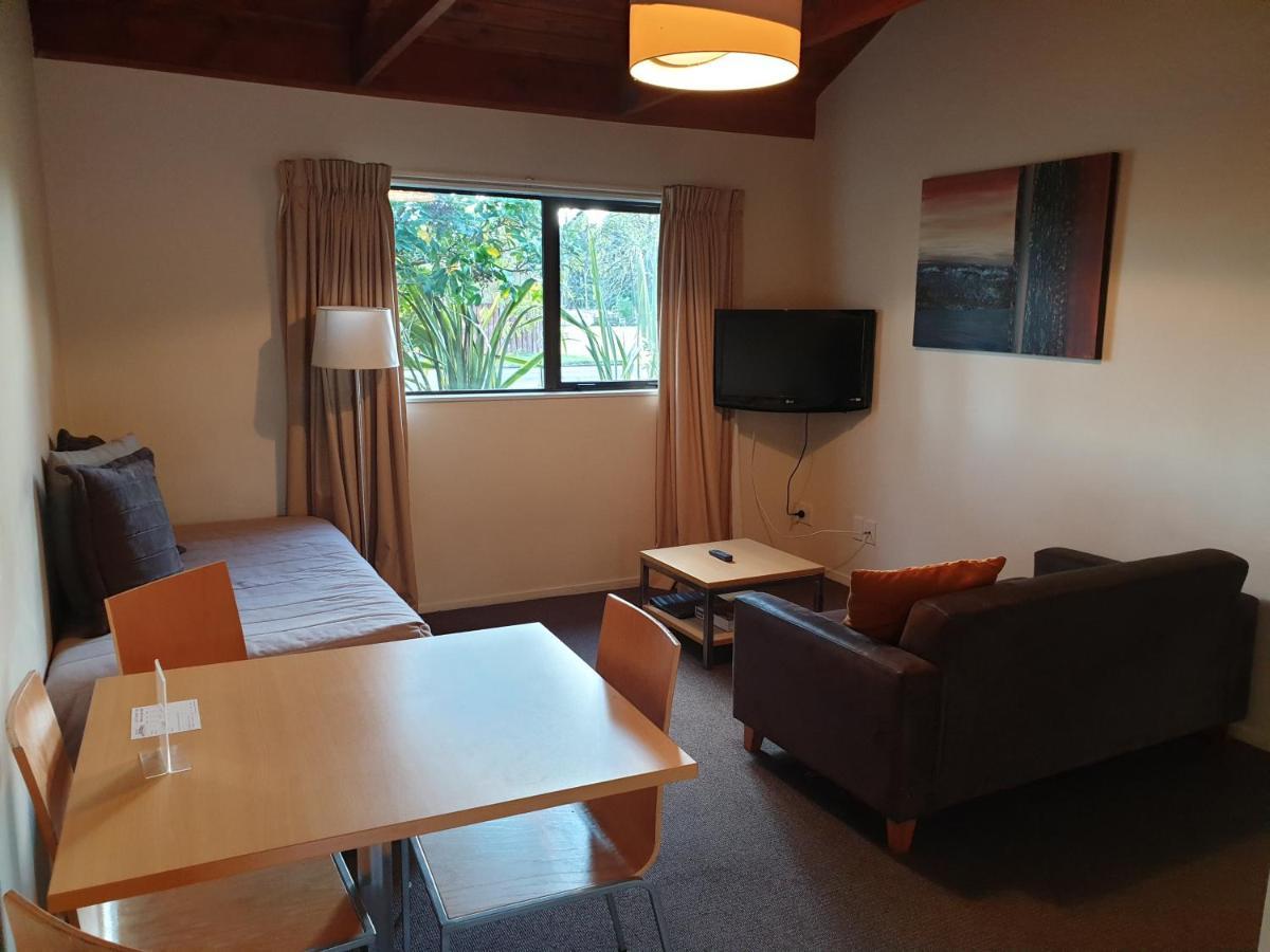 เดอะ ฮอบบิต มอเตอร์ลอดจ์ Motel โอฮาคูเน ภายนอก รูปภาพ