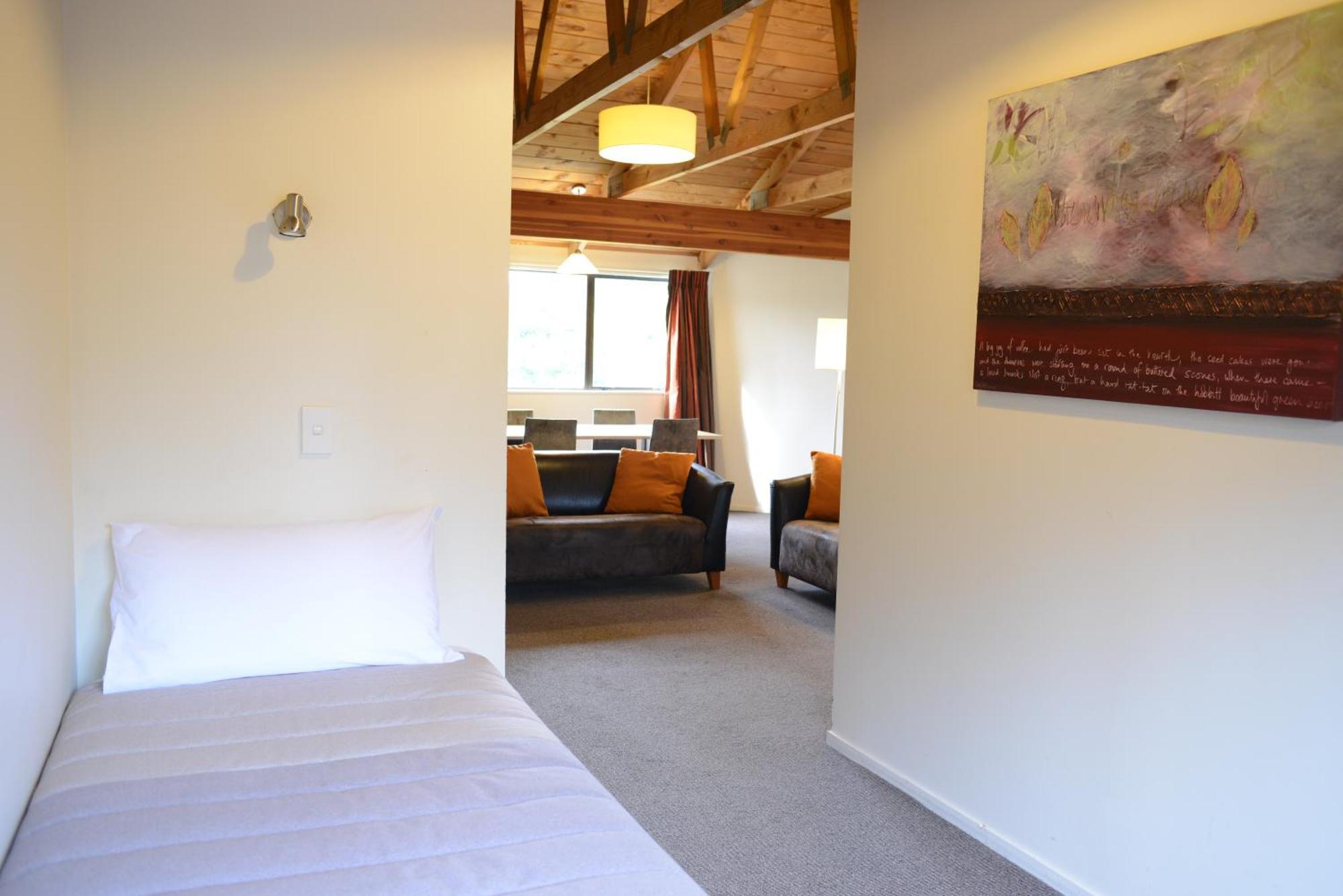 เดอะ ฮอบบิต มอเตอร์ลอดจ์ Motel โอฮาคูเน ภายนอก รูปภาพ