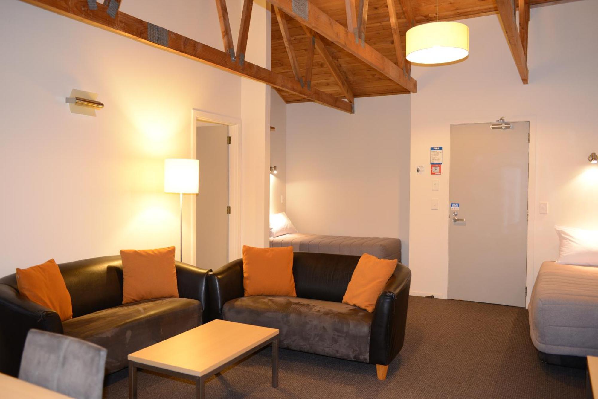เดอะ ฮอบบิต มอเตอร์ลอดจ์ Motel โอฮาคูเน ภายนอก รูปภาพ