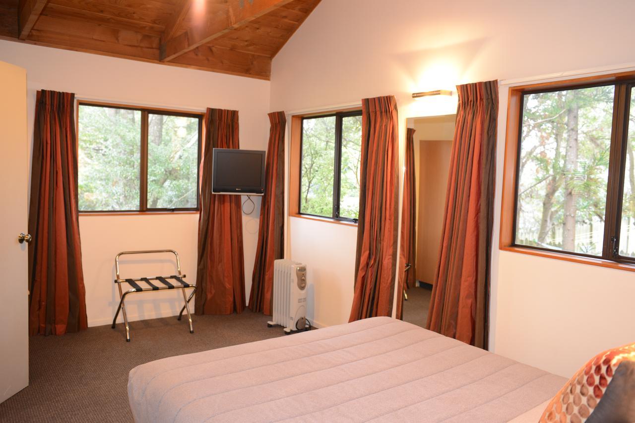 เดอะ ฮอบบิต มอเตอร์ลอดจ์ Motel โอฮาคูเน ภายนอก รูปภาพ