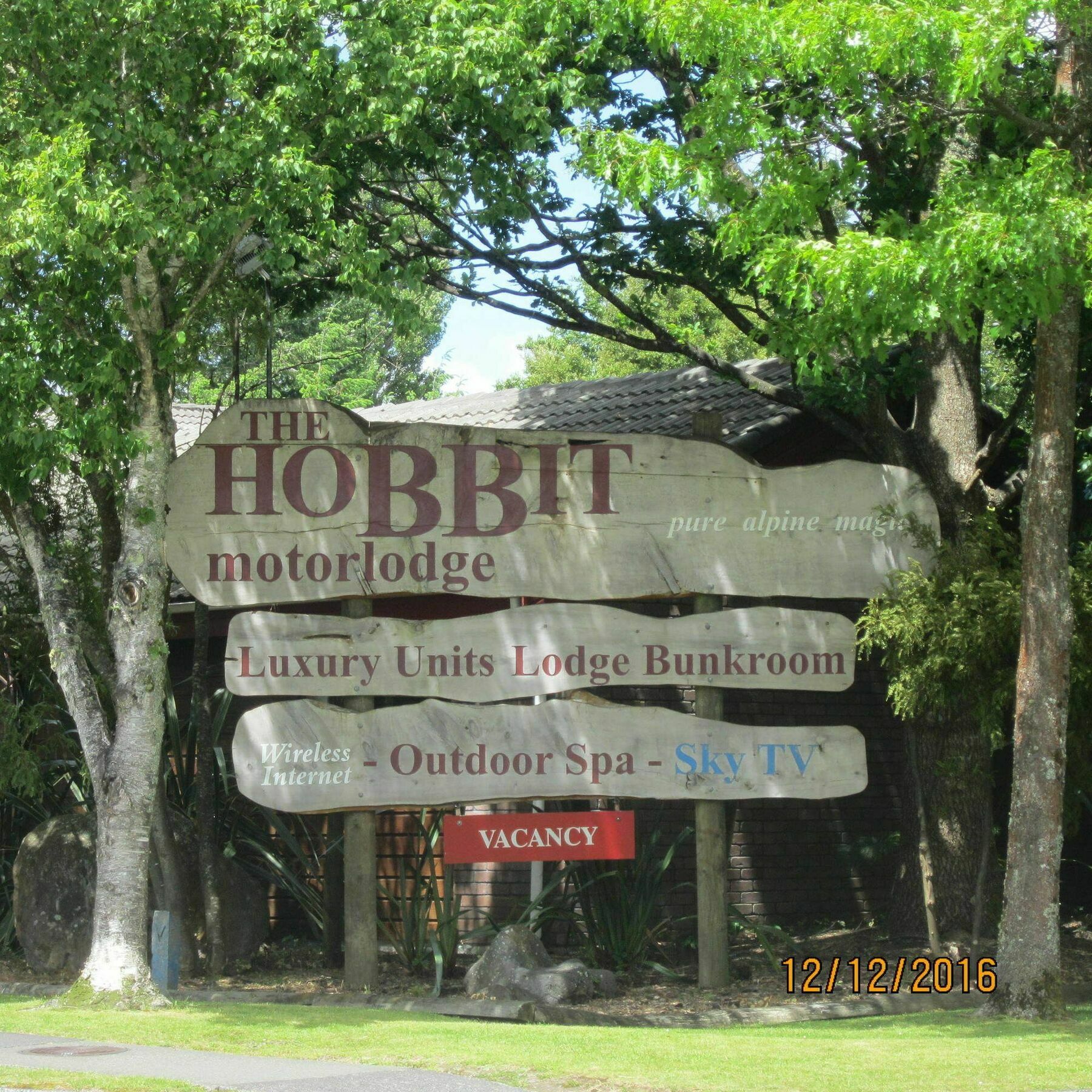 เดอะ ฮอบบิต มอเตอร์ลอดจ์ Motel โอฮาคูเน ภายนอก รูปภาพ