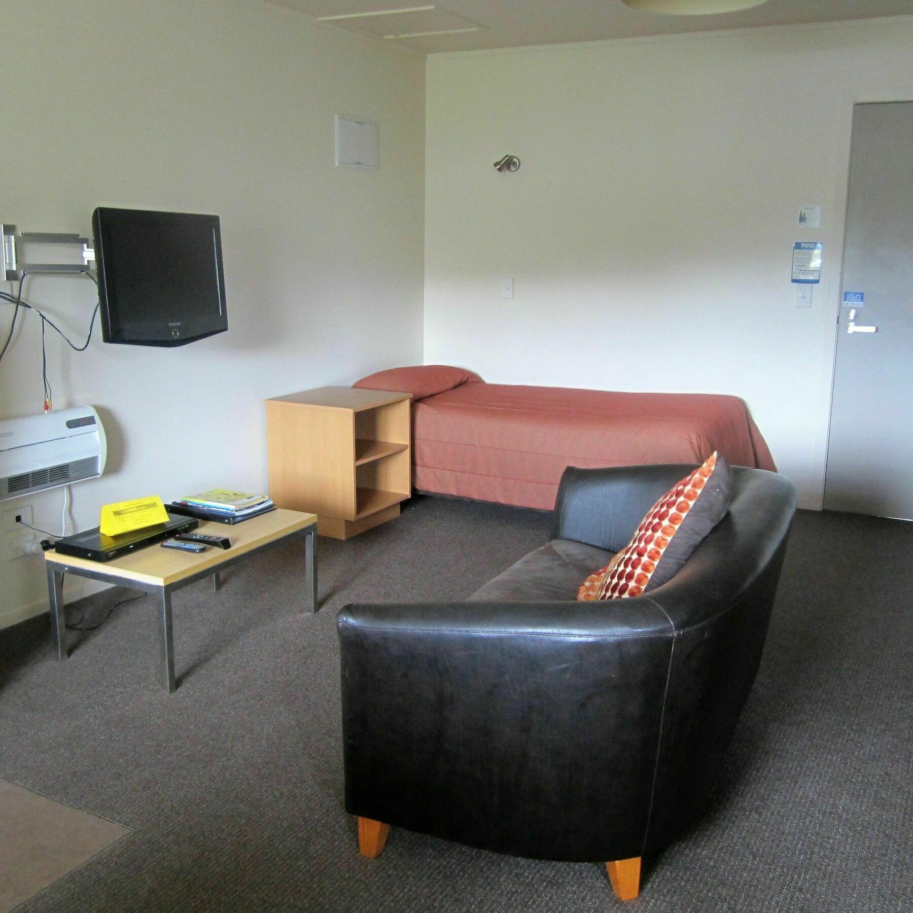 เดอะ ฮอบบิต มอเตอร์ลอดจ์ Motel โอฮาคูเน ภายนอก รูปภาพ